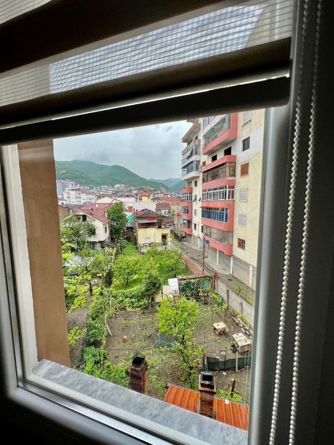 Nikolla * Pogradec